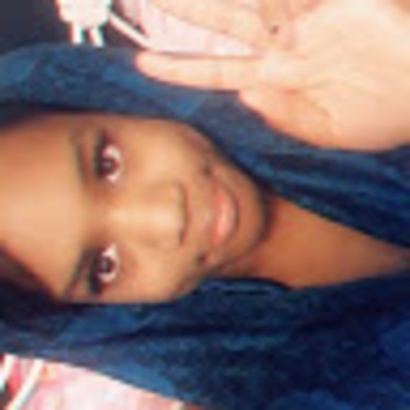 Meet your Posher, Nia - Picture 1 of 1